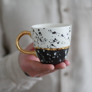 II GATUNEK kubek 220ml splash black ze złotym uszkiem