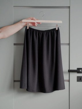 Halka wiskoza czarna na gumce 