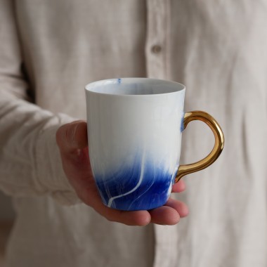 Kubek 300ml INK kobaltowy ze złotym uszkiem 