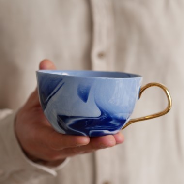 Filiżanka 300ml INK kobaltowy ze złotym uszkiem