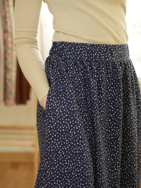 Spódnica Mechtylda wiskoza granatowa w groszki