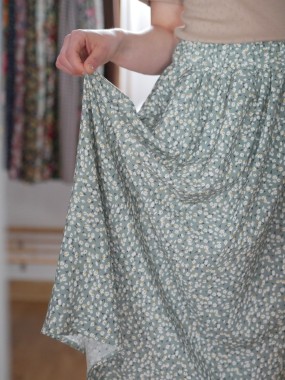 Spódnica Mechtylda wiskoza miętowa w drobne kwiatuszki