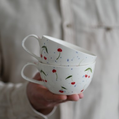 Filiżanka 300ml wisienki (wewnątrz) z białym uszkiem