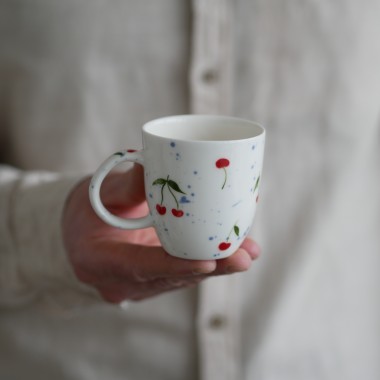 Filiżanka 150ml wisienki z białym uszkiem