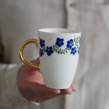 Kubek 250ml kwiaty wiejskie kobaltowe ze złotym uszkiem 