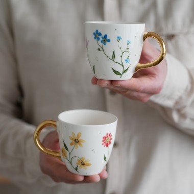 Kubek 220ml kwiaty ze złotym uszkiem  