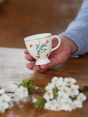 Filiżanka 110ml na nóżce wiejska opowieść z białym uszkiem