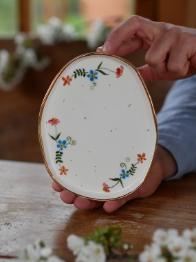 Talerzyk na drobiazgi 13x16,5cm wiejska opowieść ze złotym rantem 