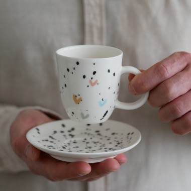 Filiżanka 150ml serduszki kolorowe z białym uszkiem  + talerzyk 11,5cm