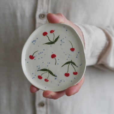 Talerzyk na drobiazgi beżowy w wisienki 11x9cm (S) 