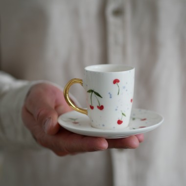 II GATUNEK Filiżanka 70ml do espresso wisienki ze złotym uszkiem + talerzyk 