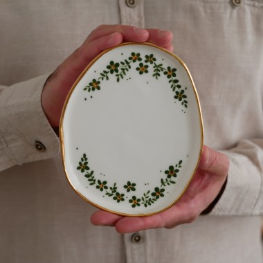 Talerzyk na drobiazgi kwiaty wiejskie zielone 16,5x13cm (M) ze złotym rantem